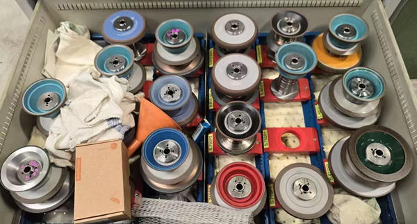 Hybrid Bond Diamond Grinding Wheels Enable Efficient Tool Grinding on Walter Helitronic Power