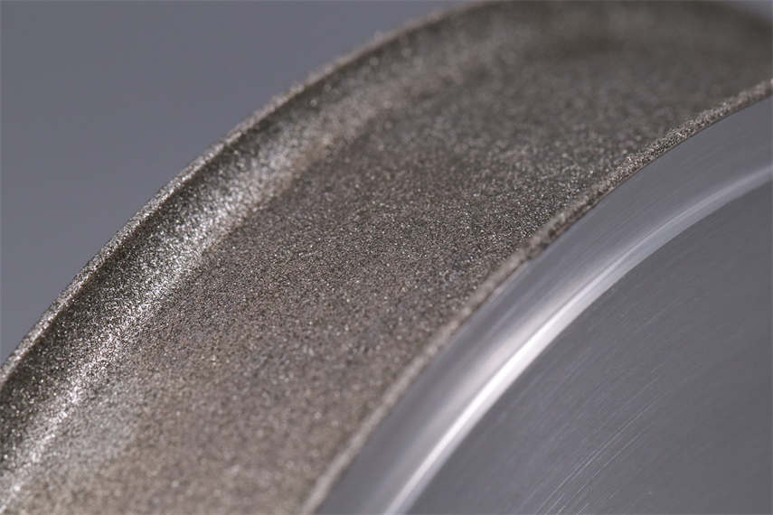 Electroplated diamond grinding wheels for grinding alloy tools