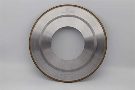 Diamond grinding wheels with metal bond